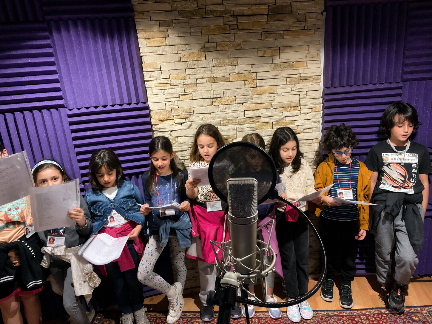Allievi durante una sessione corale in studio